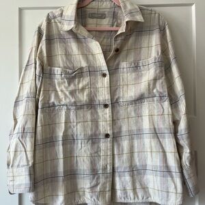 Everlane Women’s Long Sleeve Button Down